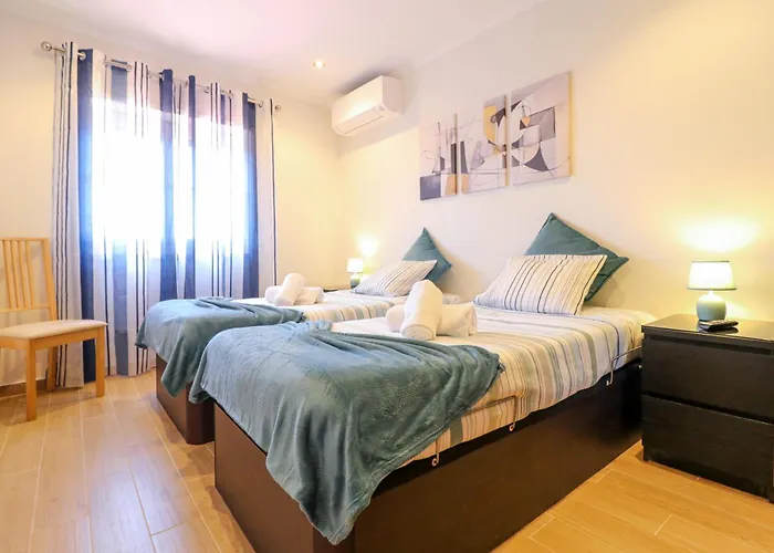 Flats 아파트 파레드